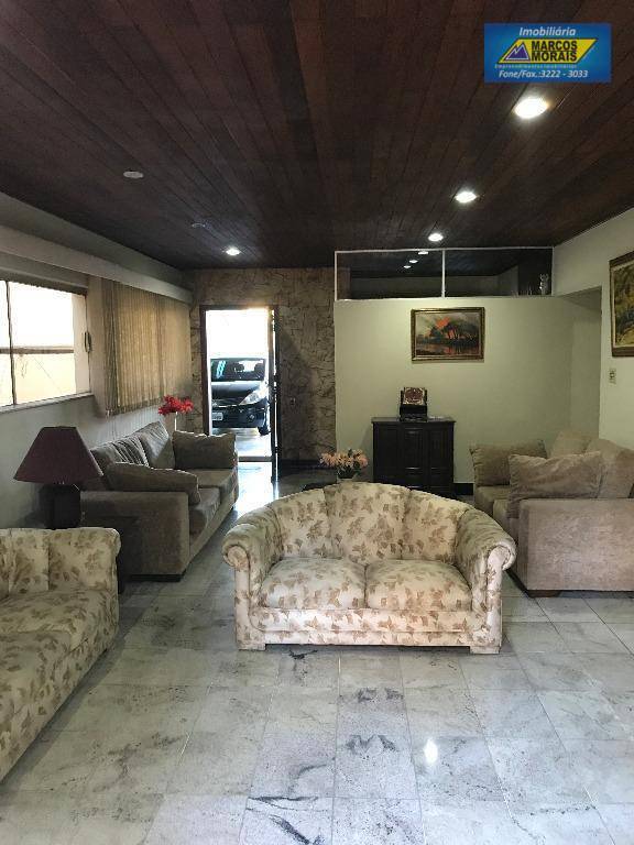 Casa à venda com 5 quartos, 330m² - Foto 3