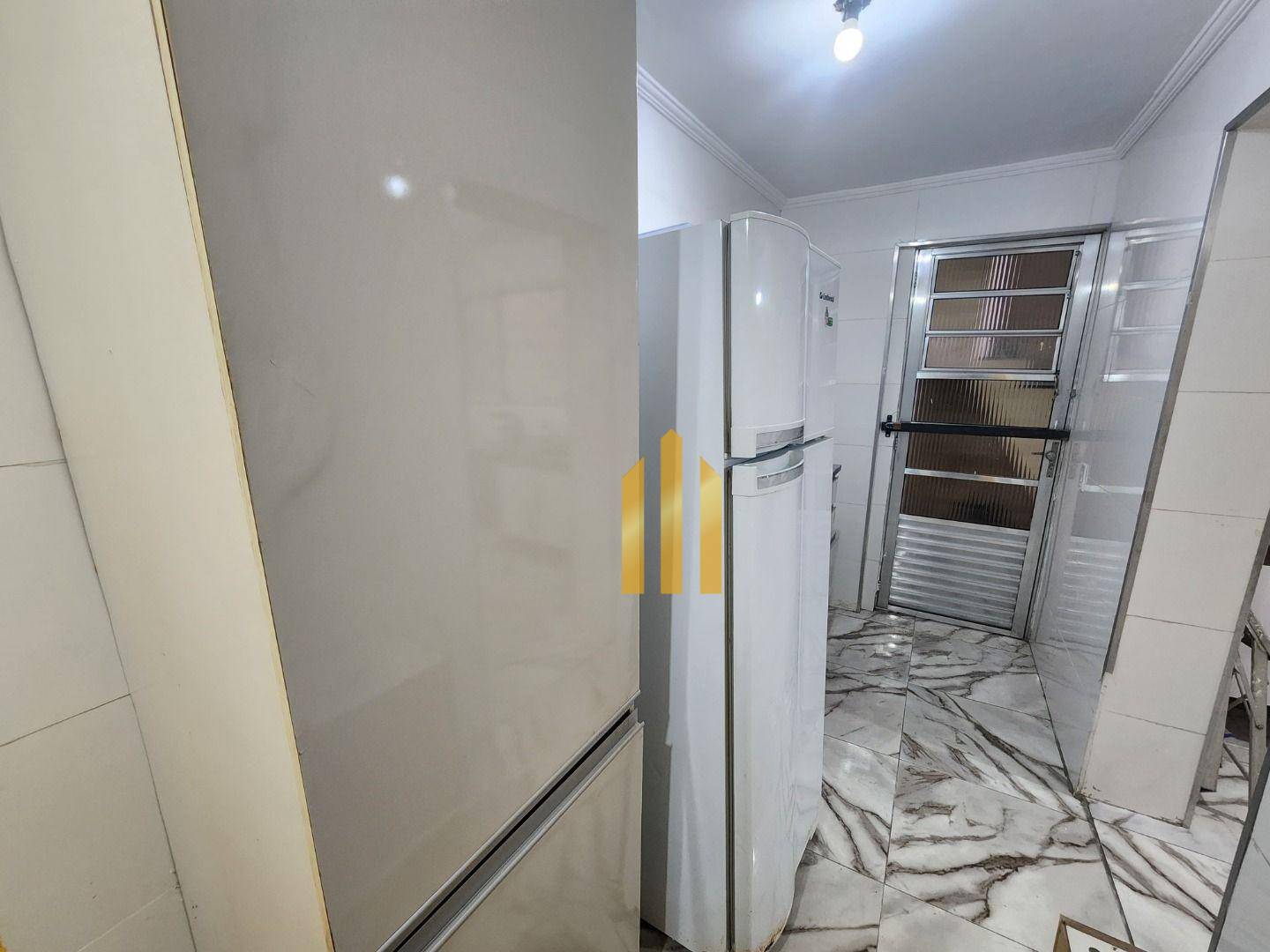 Casa para alugar com 2 quartos, 85m² - Foto 13