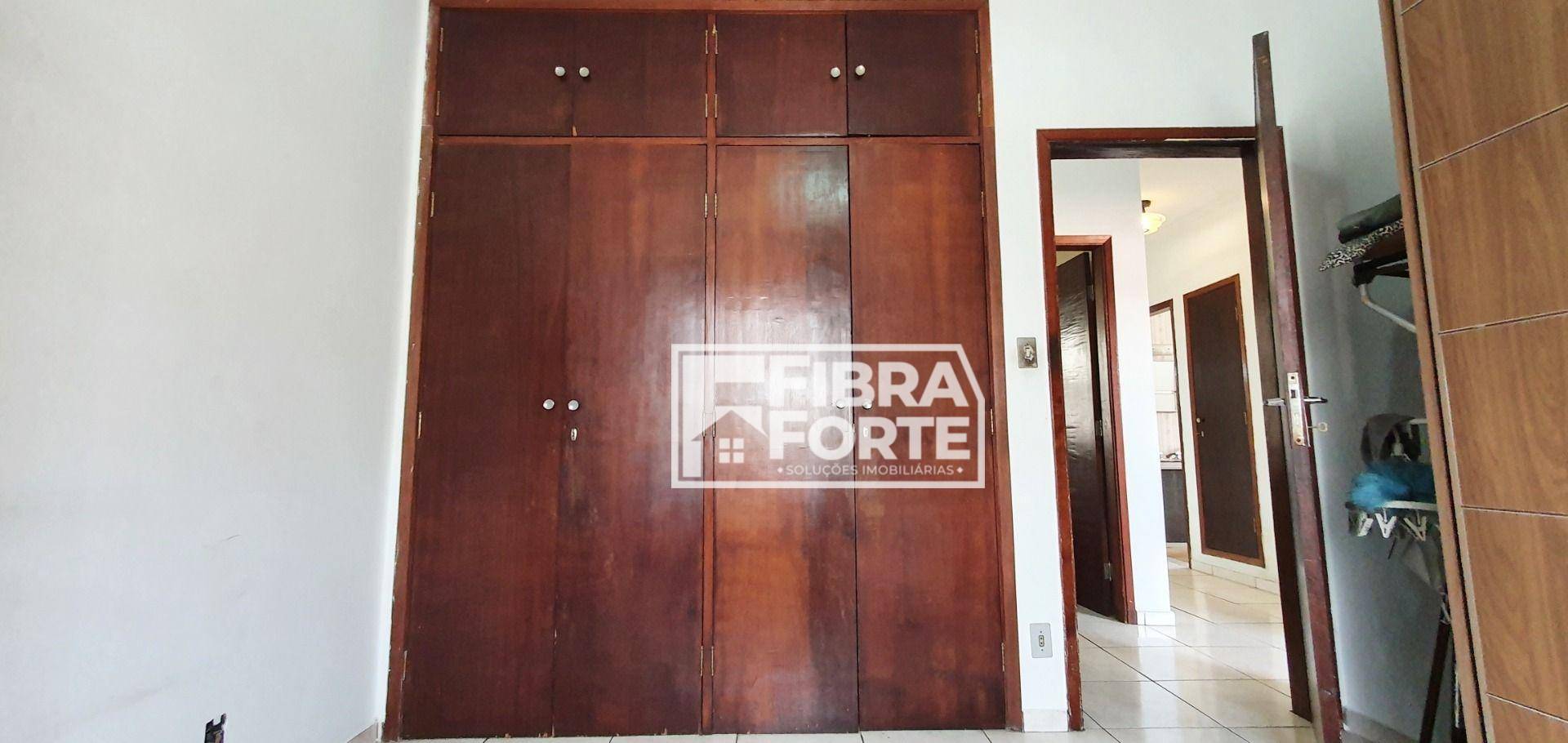 Casa à venda com 3 quartos, 244m² - Foto 19