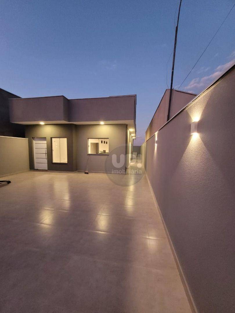 Casa à venda com 3 quartos, 96m² - Foto 1