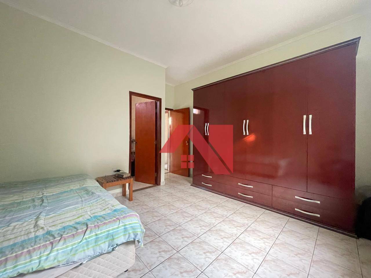 Casa à venda com 4 quartos, 200m² - Foto 10