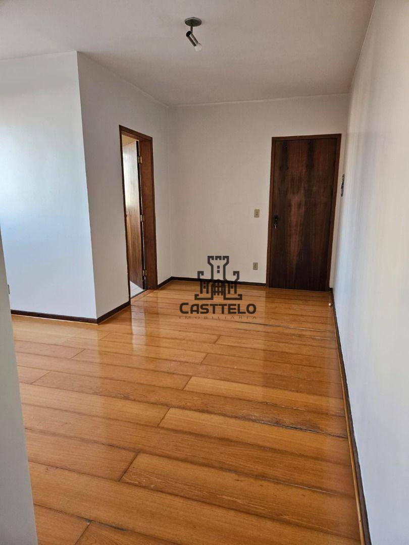 Apartamento à venda com 2 quartos, 61m² - Foto 2