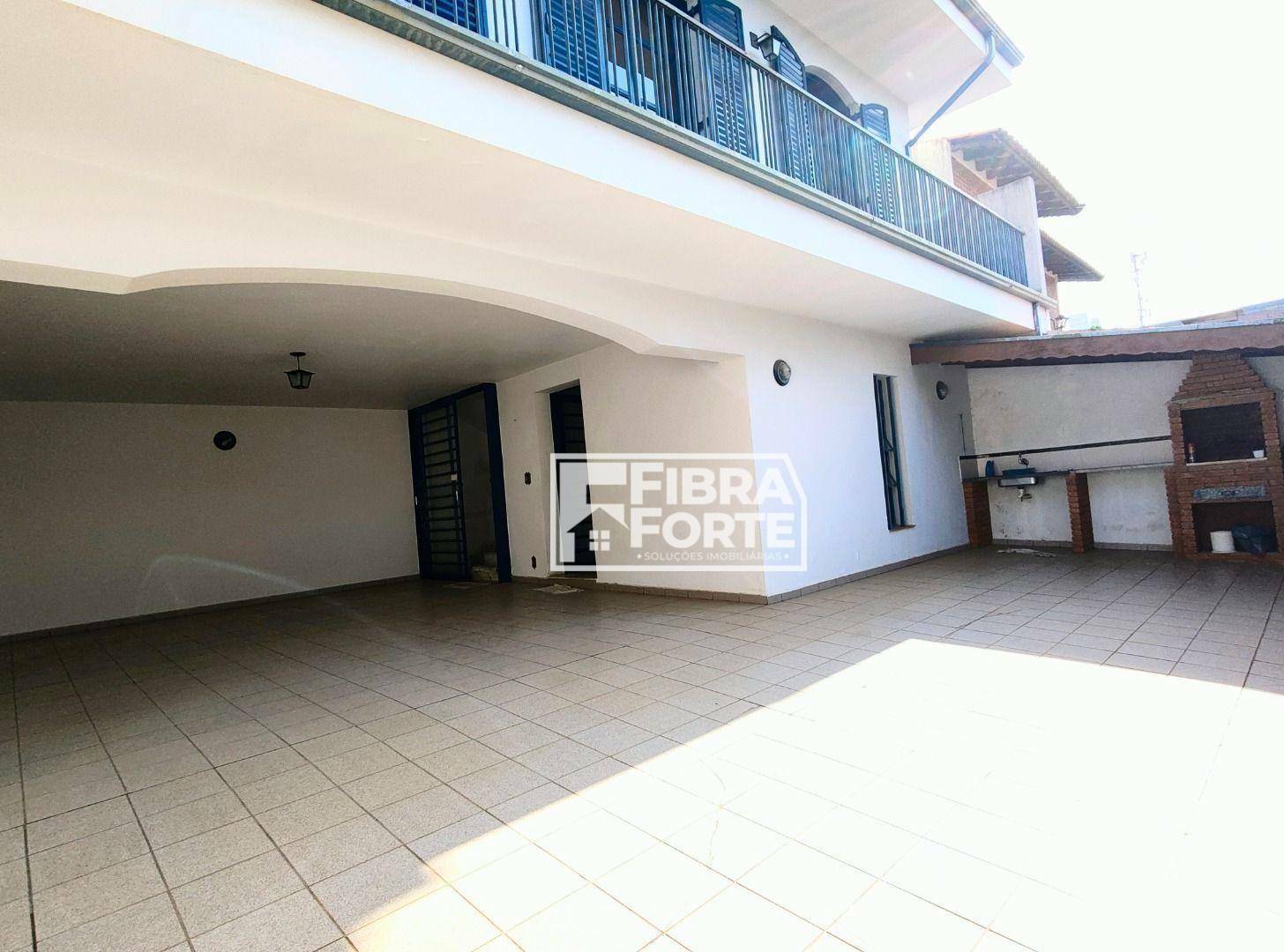 Casa à venda com 4 quartos, 262m² - Foto 2