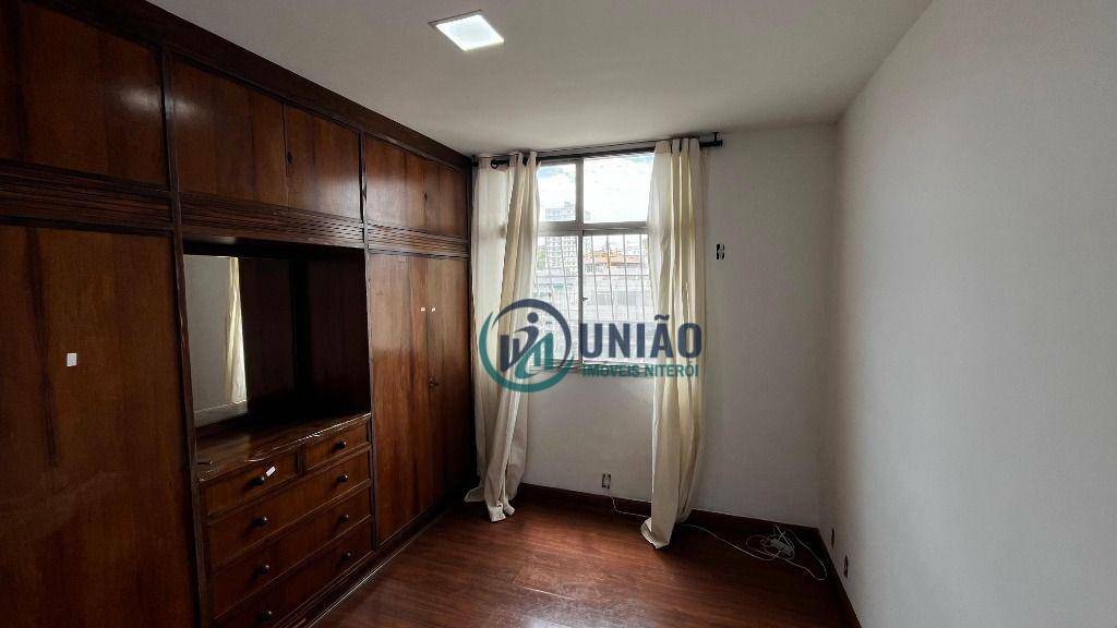 Apartamento à venda com 4 quartos, 140m² - Foto 9