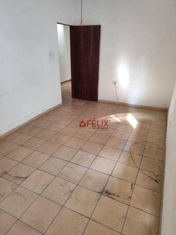Casa à venda e aluguel com 3 quartos, 216m² - Foto 13