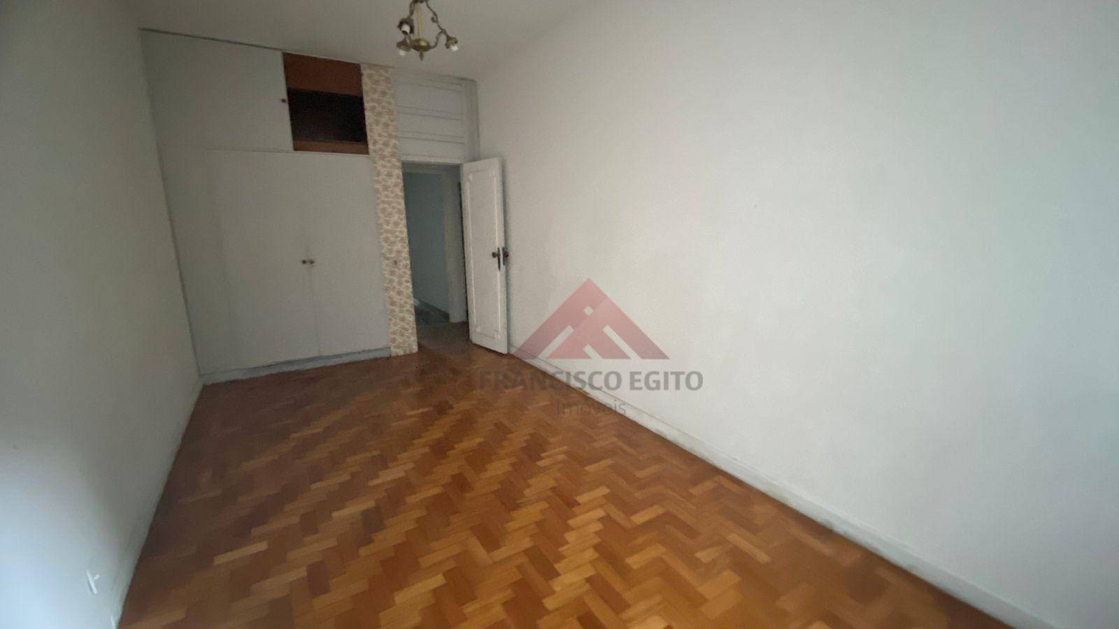 Apartamento à venda com 3 quartos, 242m² - Foto 10