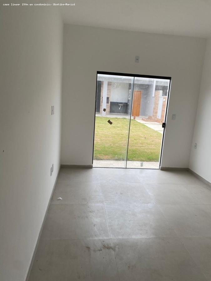 Casa à venda com 3 quartos, 240m² - Foto 2