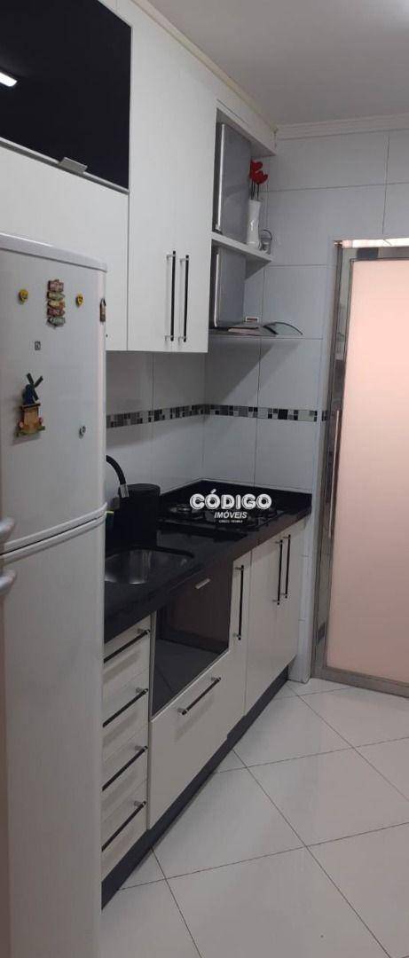 Apartamento à venda com 3 quartos, 64m² - Foto 11