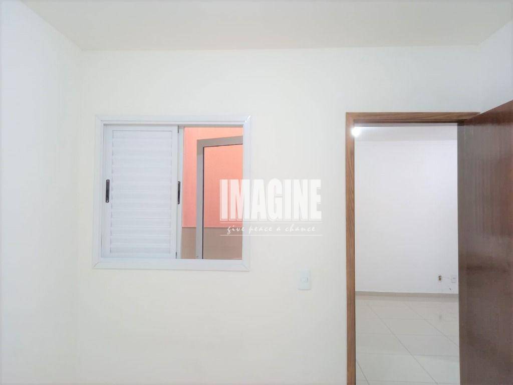 Apartamento para alugar com 2 quartos, 40m² - Foto 13