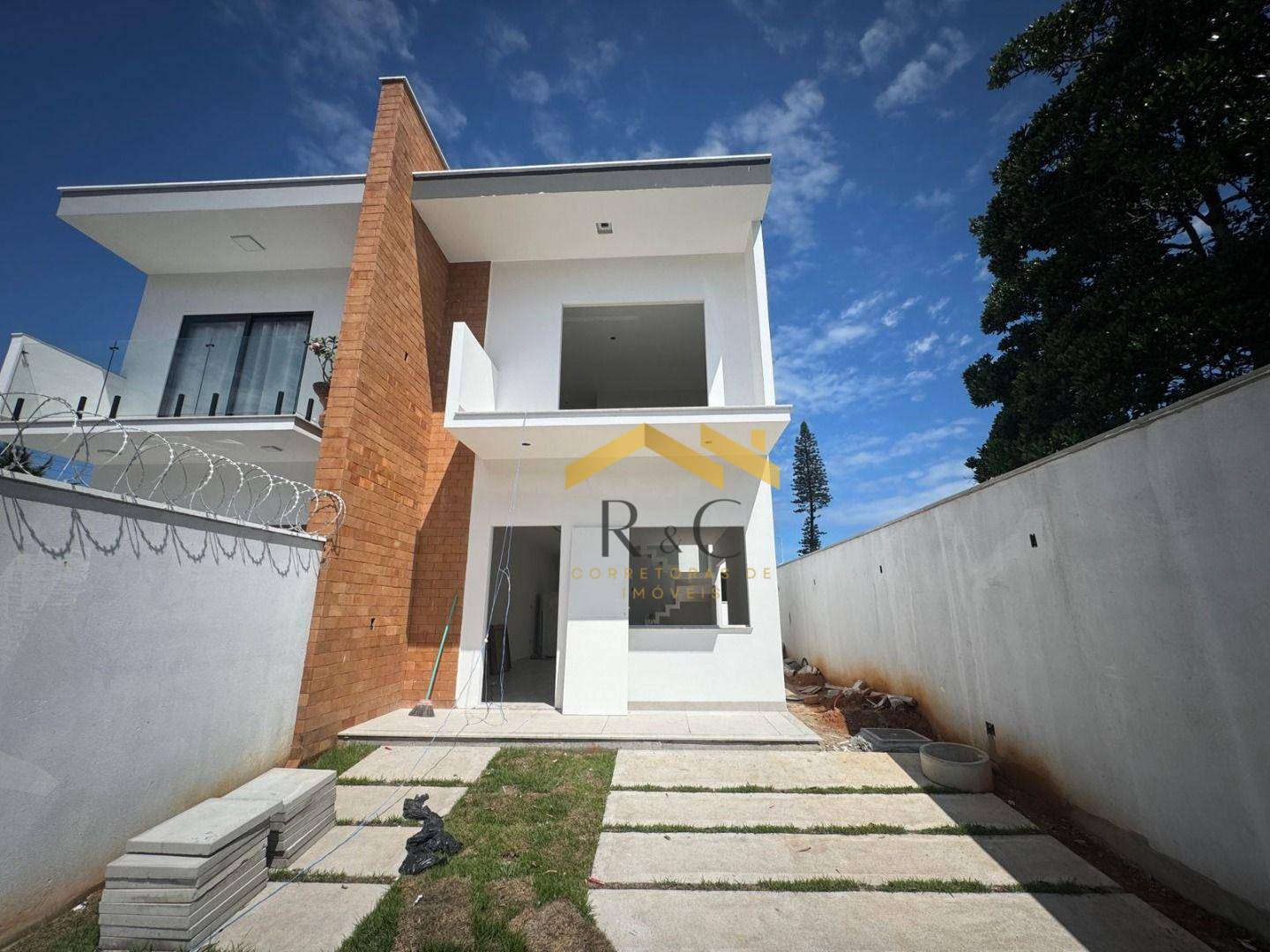 Casa à venda com 4 quartos, 185m² - Foto 2