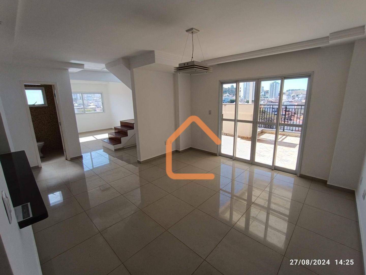 Apartamento à venda com 3 quartos, 170m² - Foto 2