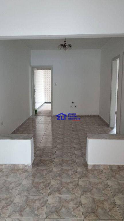 Casa para alugar com 2 quartos, 100m² - Foto 1