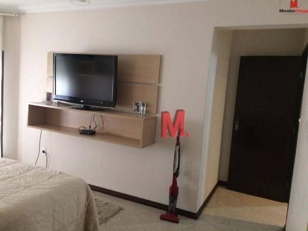 Casa à venda e aluguel com 3 quartos, 353m² - Foto 12