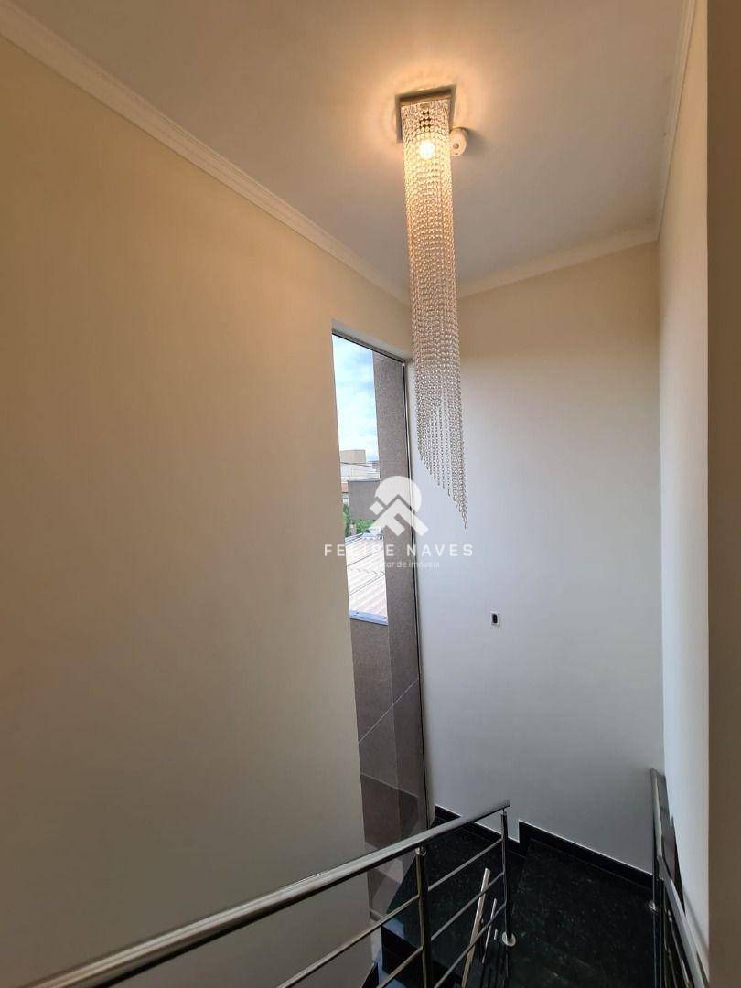 Casa à venda com 3 quartos, 213m² - Foto 11