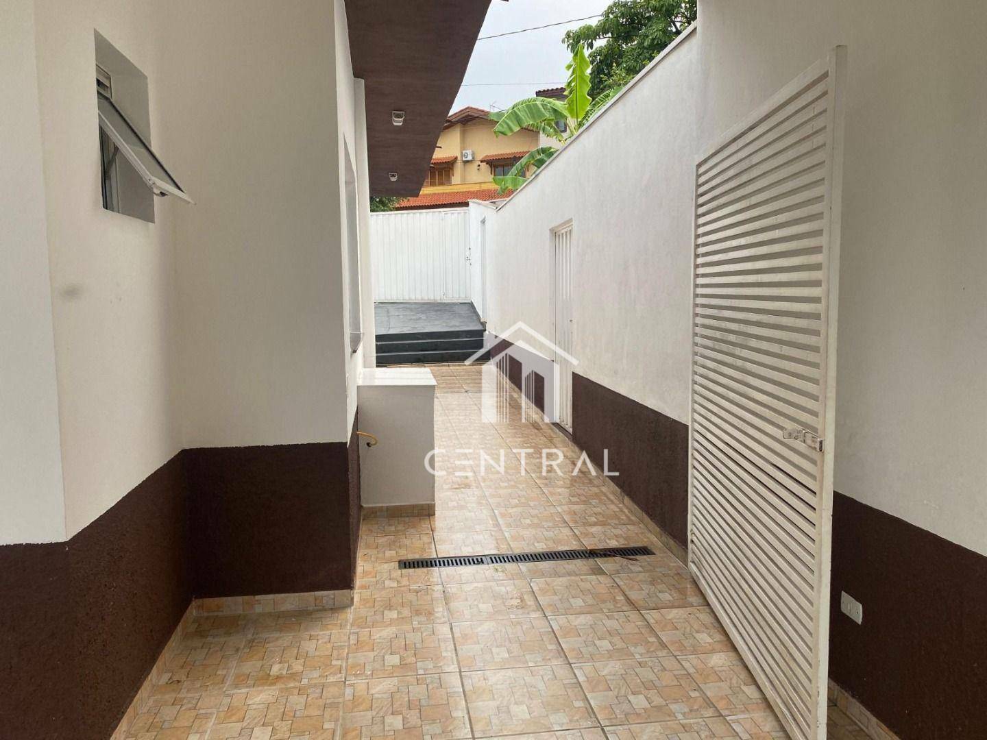 Casa de Condomínio para alugar com 3 quartos, 180m² - Foto 18