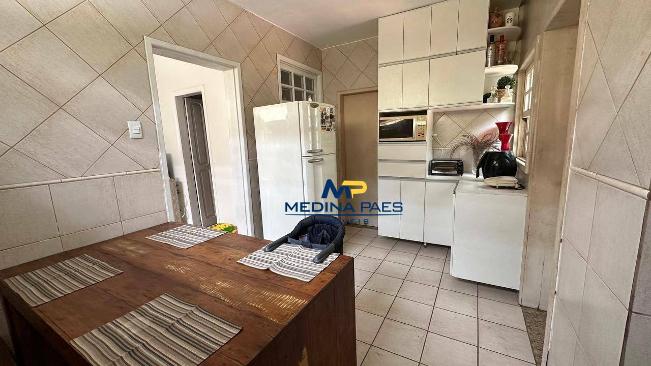 Casa à venda com 2 quartos, 216m² - Foto 11