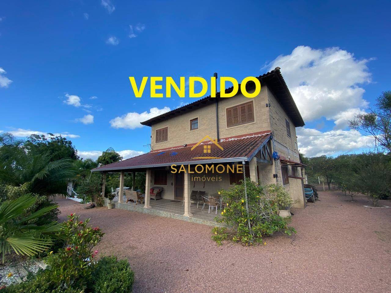 Sítio, 4 quartos, 2600 m² - Foto 1