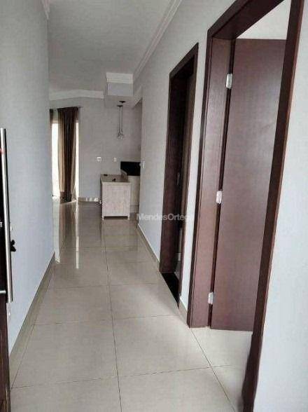Casa à venda com 3 quartos, 242m² - Foto 9