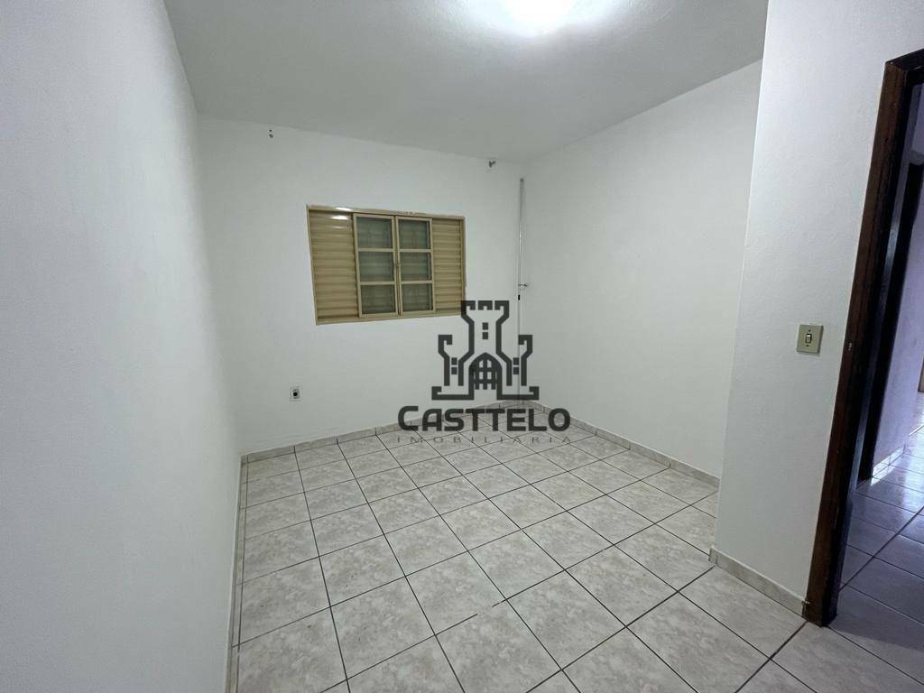 Casa à venda com 5 quartos, 180m² - Foto 10