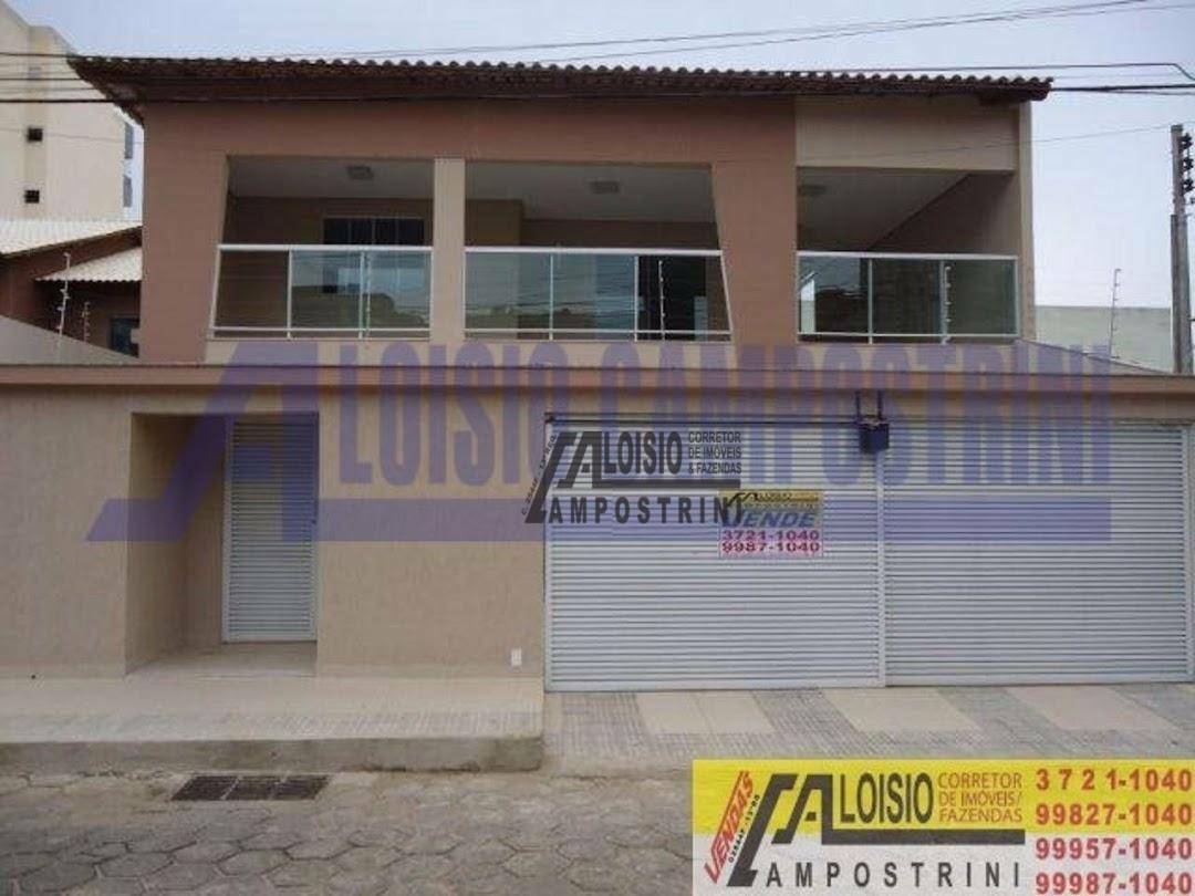 Casa à venda com 3 quartos, 240m² - Foto 1