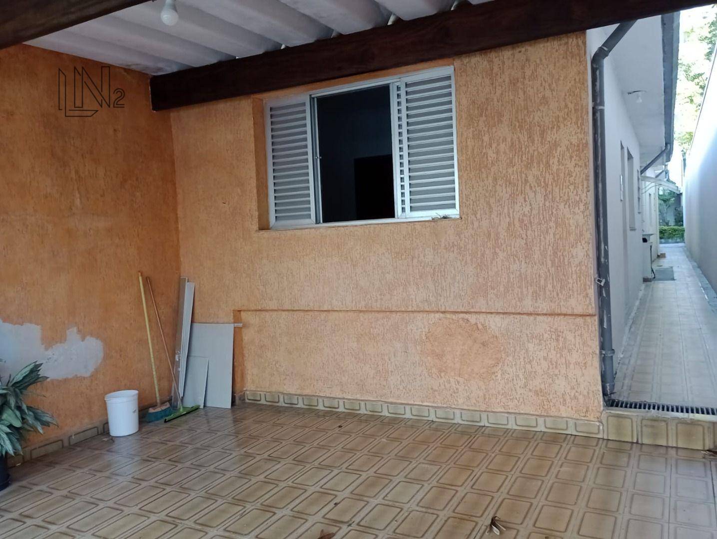 Casa à venda com 2 quartos, 108m² - Foto 1