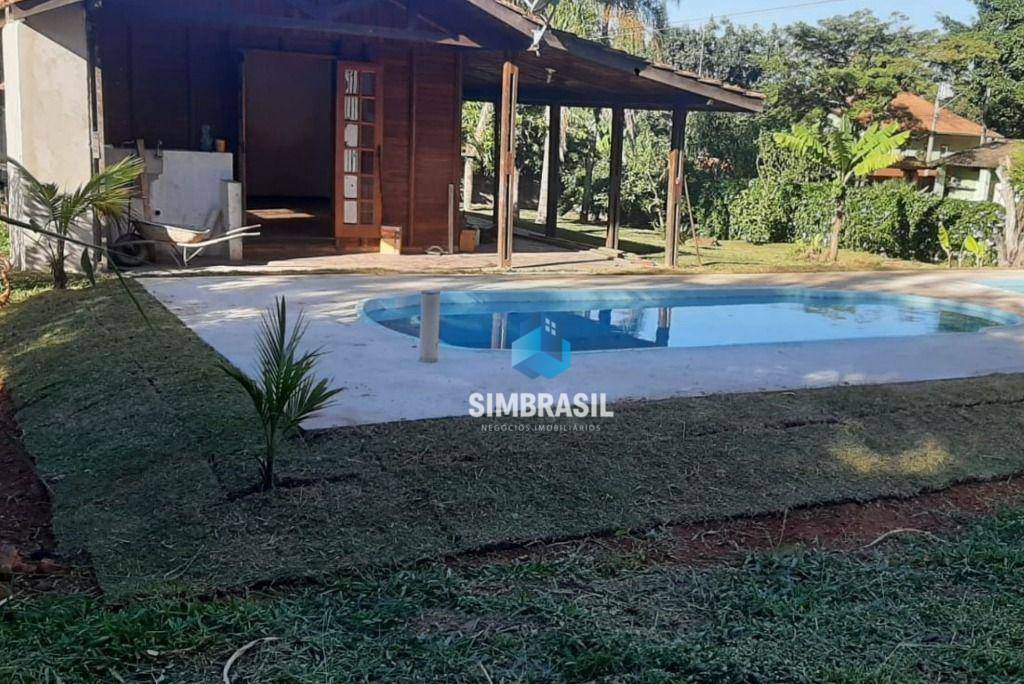 Chácara à venda com 4 quartos, 306m² - Foto 1
