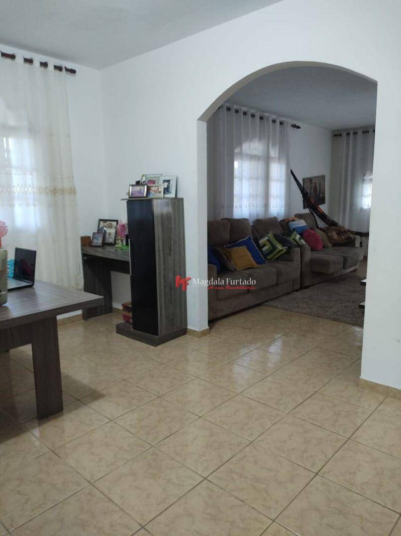 Casa à venda com 3 quartos, 250m² - Foto 2