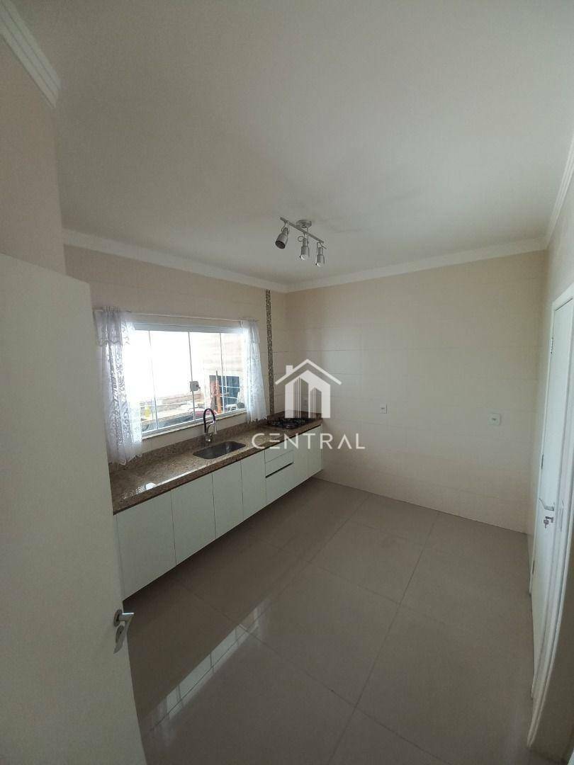 Casa à venda com 3 quartos, 244m² - Foto 11