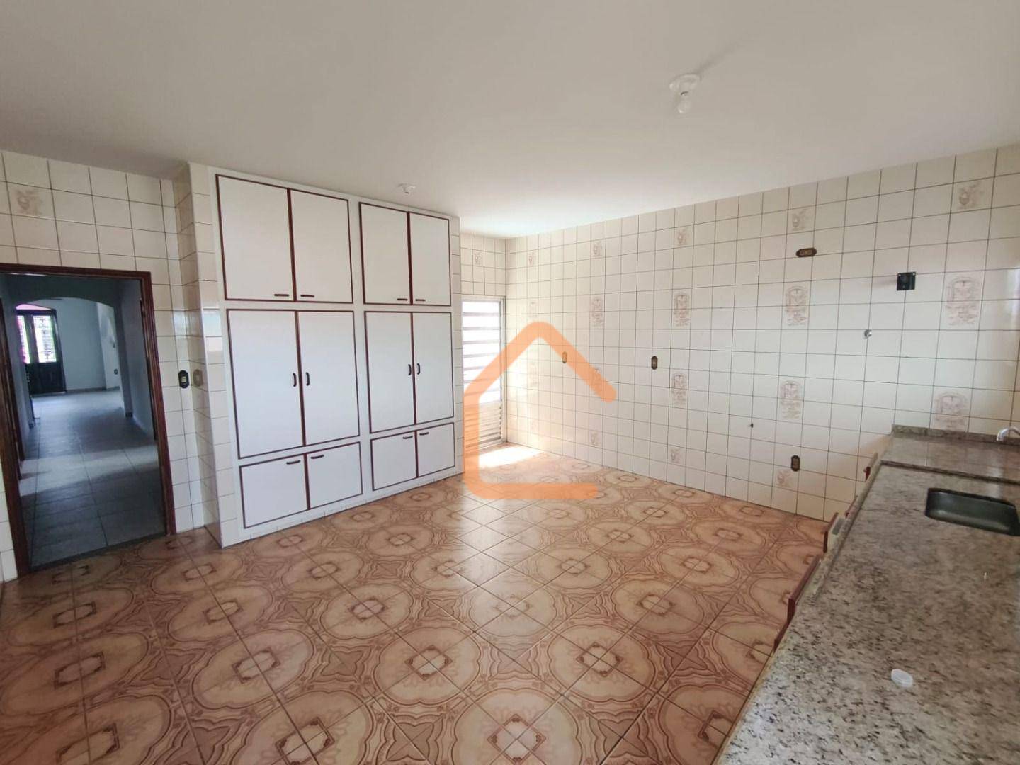 Casa, 3 quartos, 205 m² - Foto 2