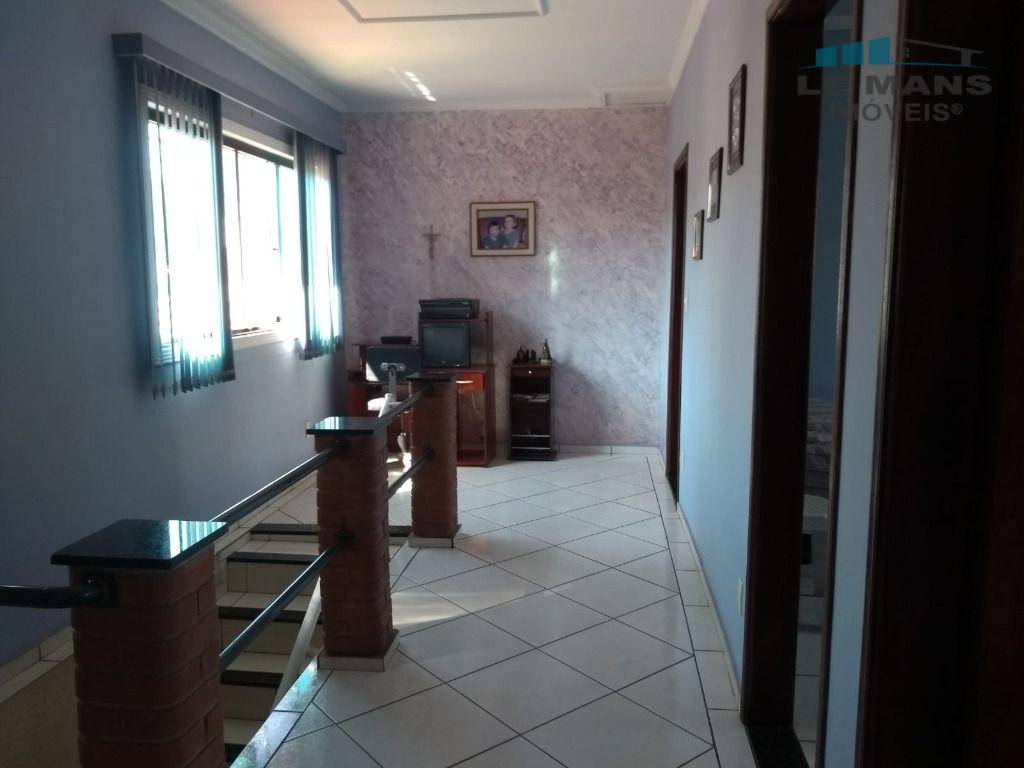 Casa à venda com 4 quartos, 248m² - Foto 12