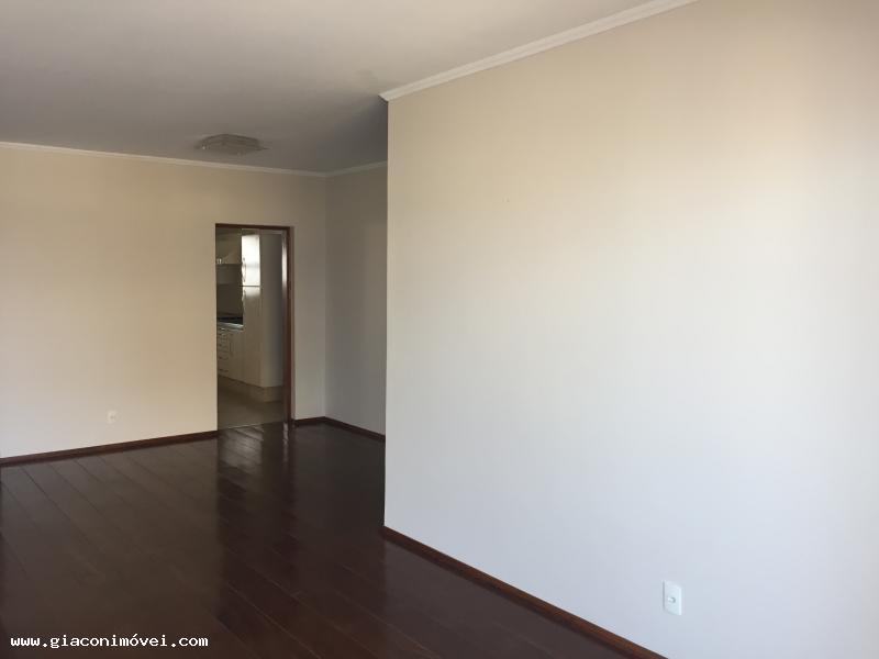 Apartamento à venda com 4 quartos, 204m² - Foto 8