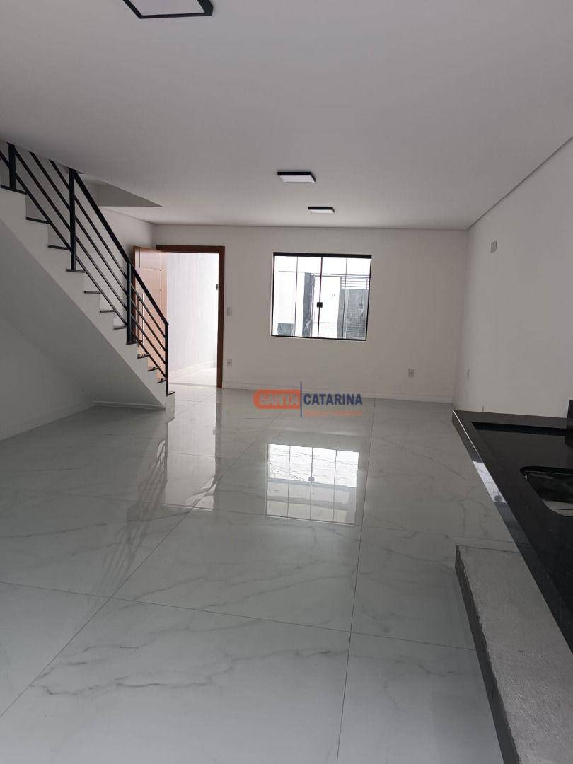 Sobrado à venda com 3 quartos, 100m² - Foto 3