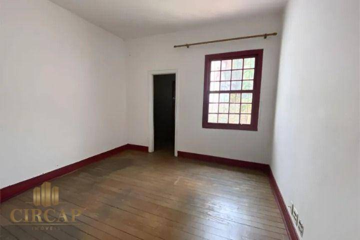 Casa à venda e aluguel com 3 quartos, 200m² - Foto 14