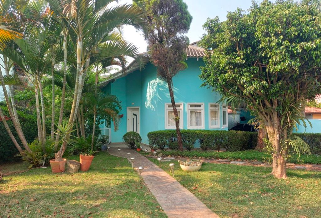 Casa de Condomínio à venda e aluguel com 3 quartos, 259m² - Foto 1