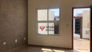 Casa à venda com 2 quartos, 62m² - Foto 2