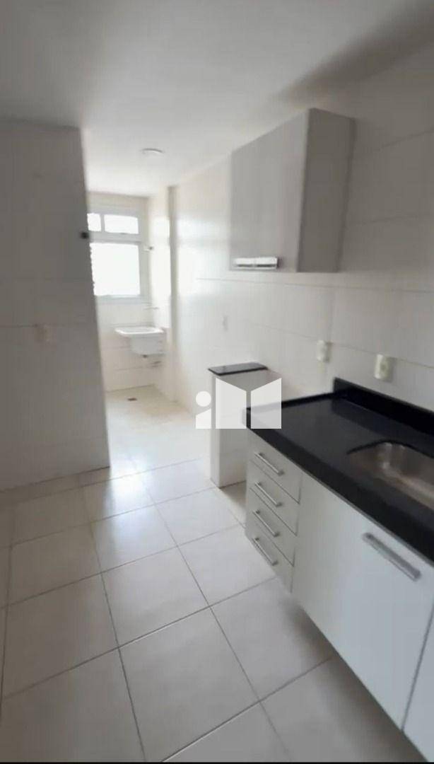 Apartamento à venda com 2 quartos, 70m² - Foto 7