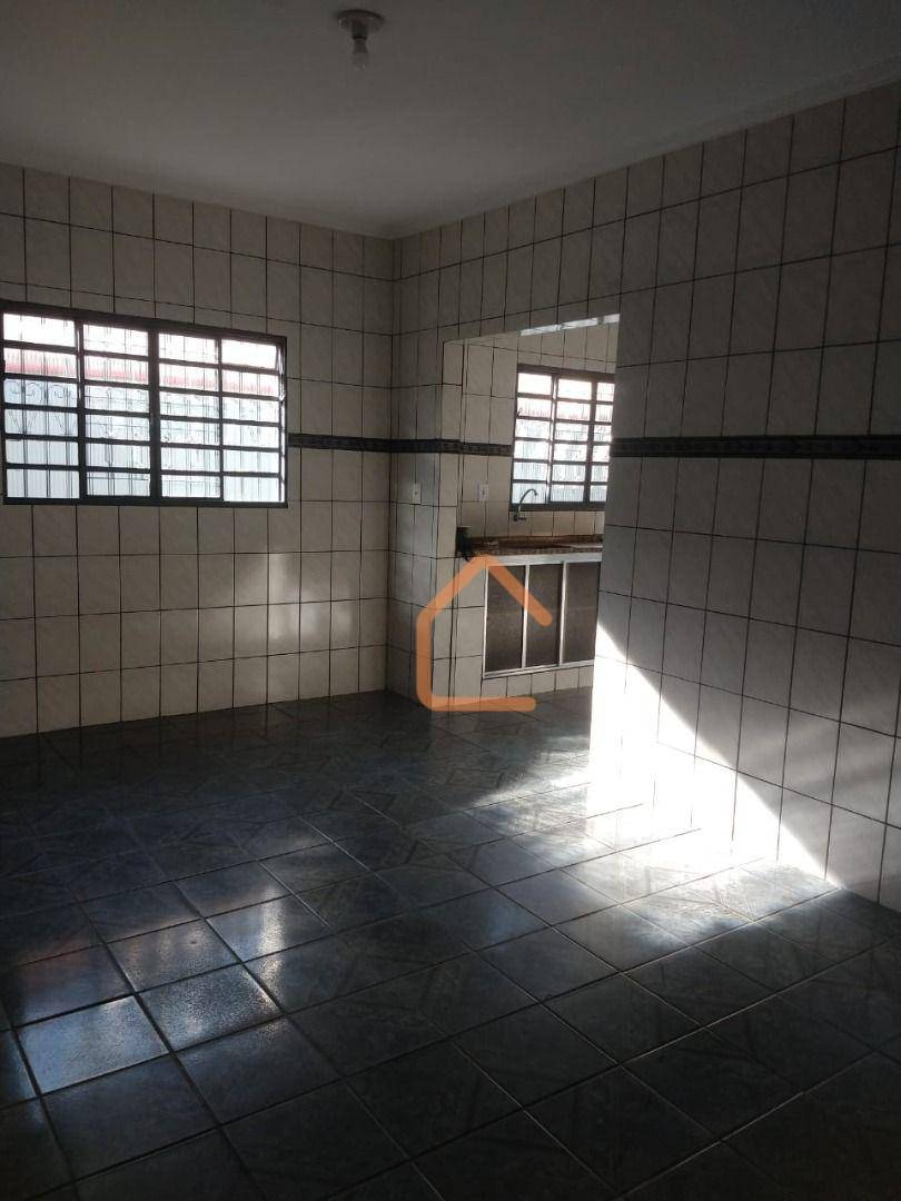 Casa à venda com 3 quartos, 193m² - Foto 3