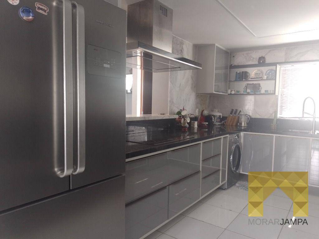 Cobertura à venda com 4 quartos, 240m² - Foto 8