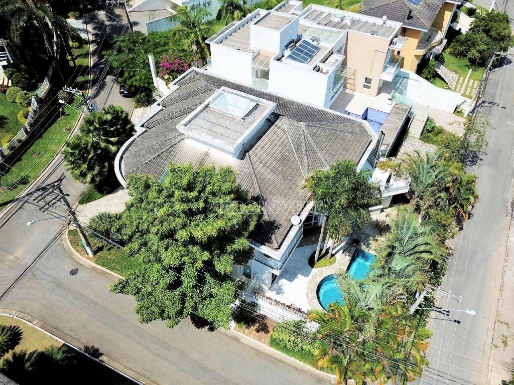 Casa de Condomínio à venda com 4 quartos, 570m² - Foto 1