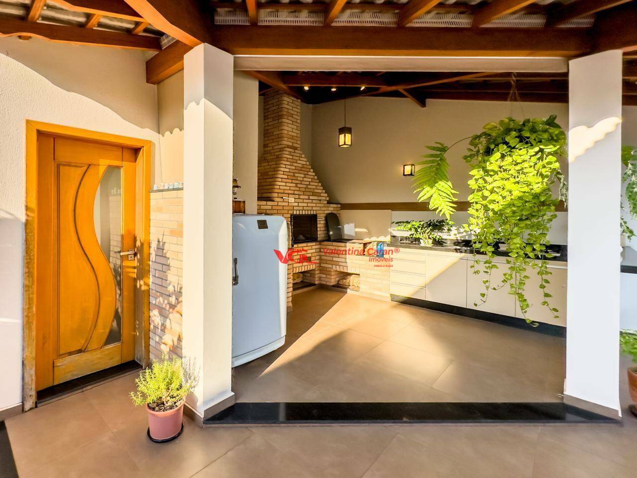 Casa à venda com 3 quartos, 225m² - Foto 6