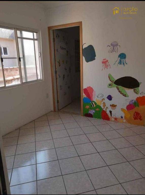 Casa à venda com 4 quartos, 180m² - Foto 12