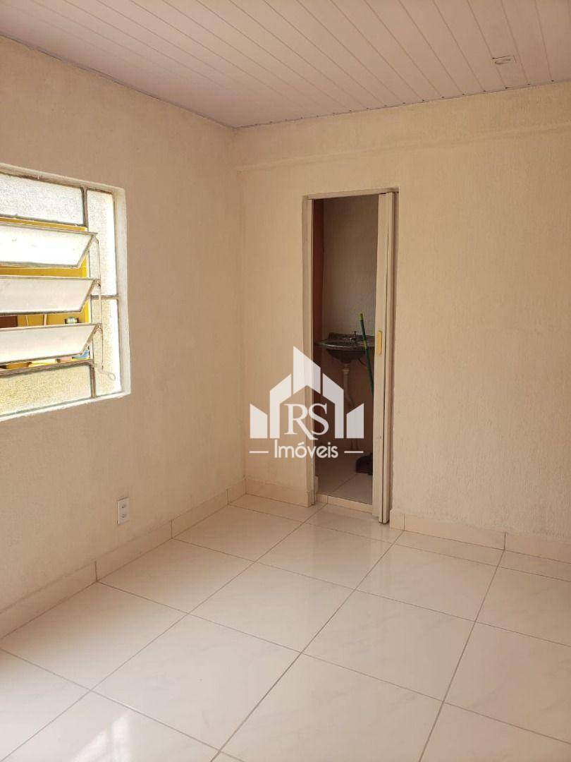 Casa à venda com 3 quartos, 201m² - Foto 4