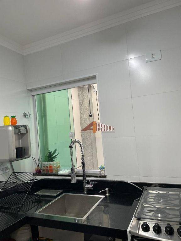 Sobrado à venda com 2 quartos, 68m² - Foto 1