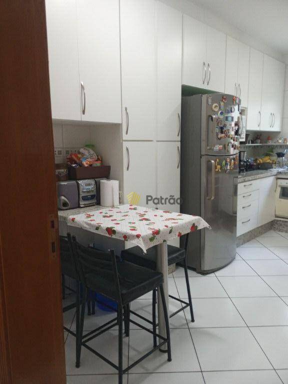 Sobrado à venda com 3 quartos, 215m² - Foto 5