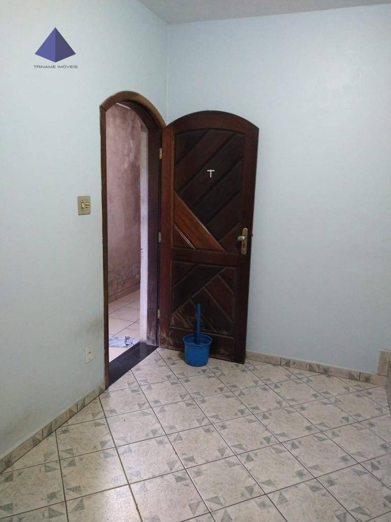 Sobrado à venda com 2 quartos, 211m² - Foto 5