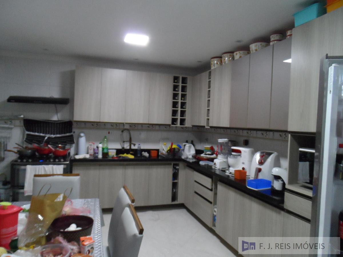 Sobrado à venda com 4 quartos, 230m² - Foto 5