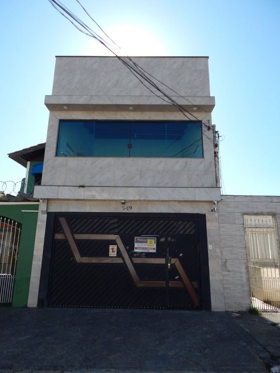 Sobrado à venda com 3 quartos, 220m² - Foto 1