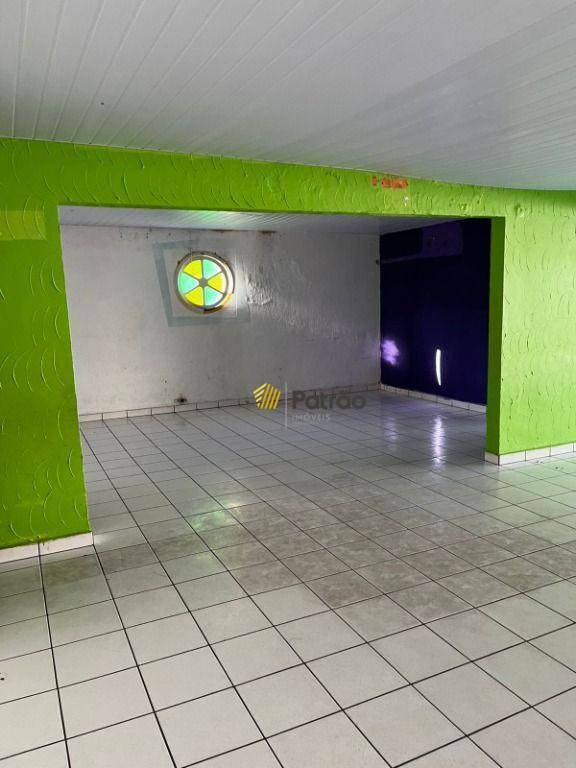 Casa para alugar com 3 quartos, 420m² - Foto 4