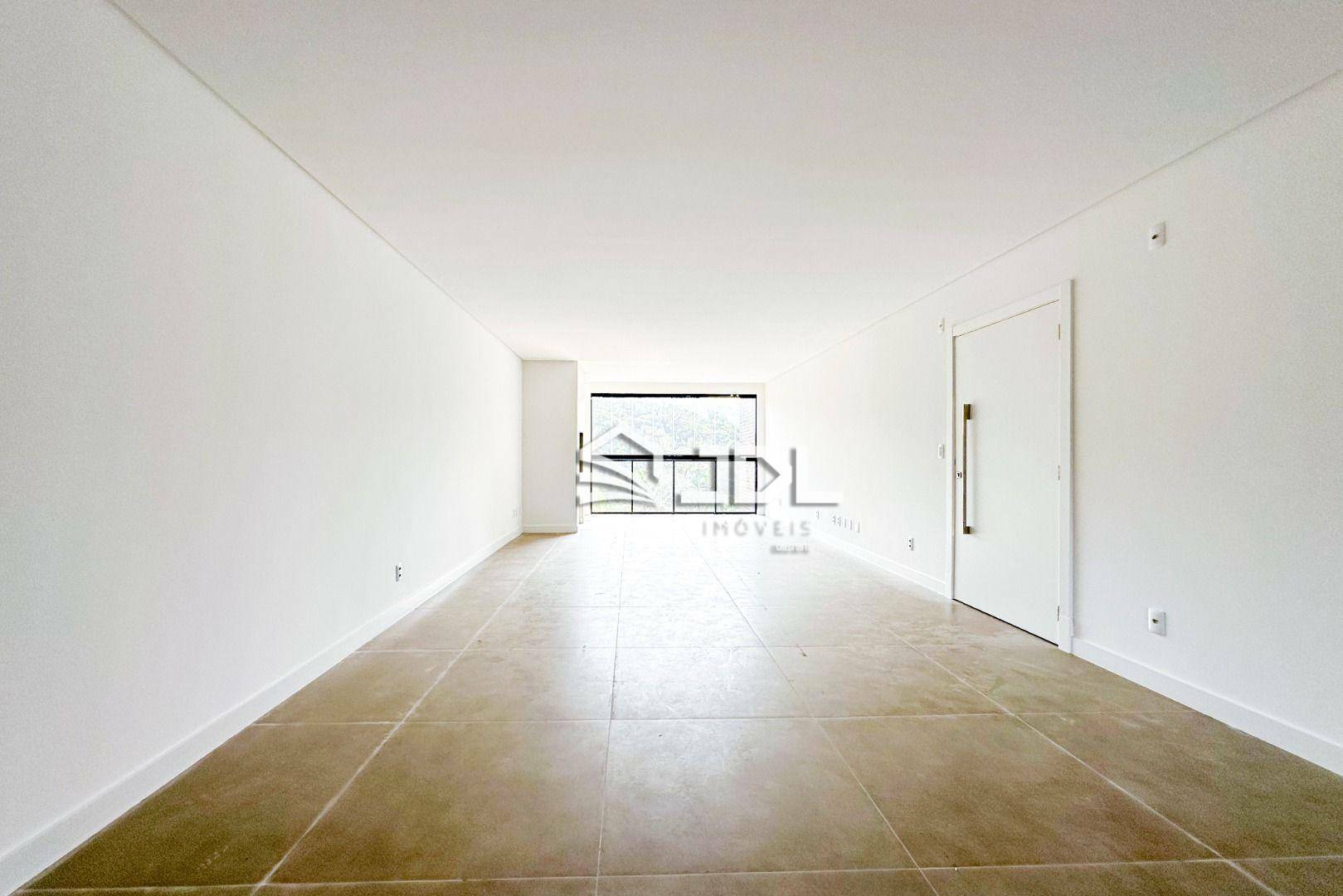 Apartamento à venda com 3 quartos, 170m² - Foto 4