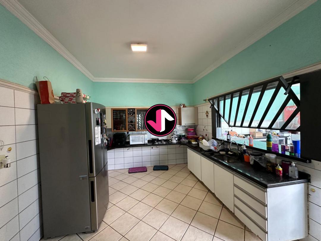 Casa à venda com 4 quartos, 249m² - Foto 22